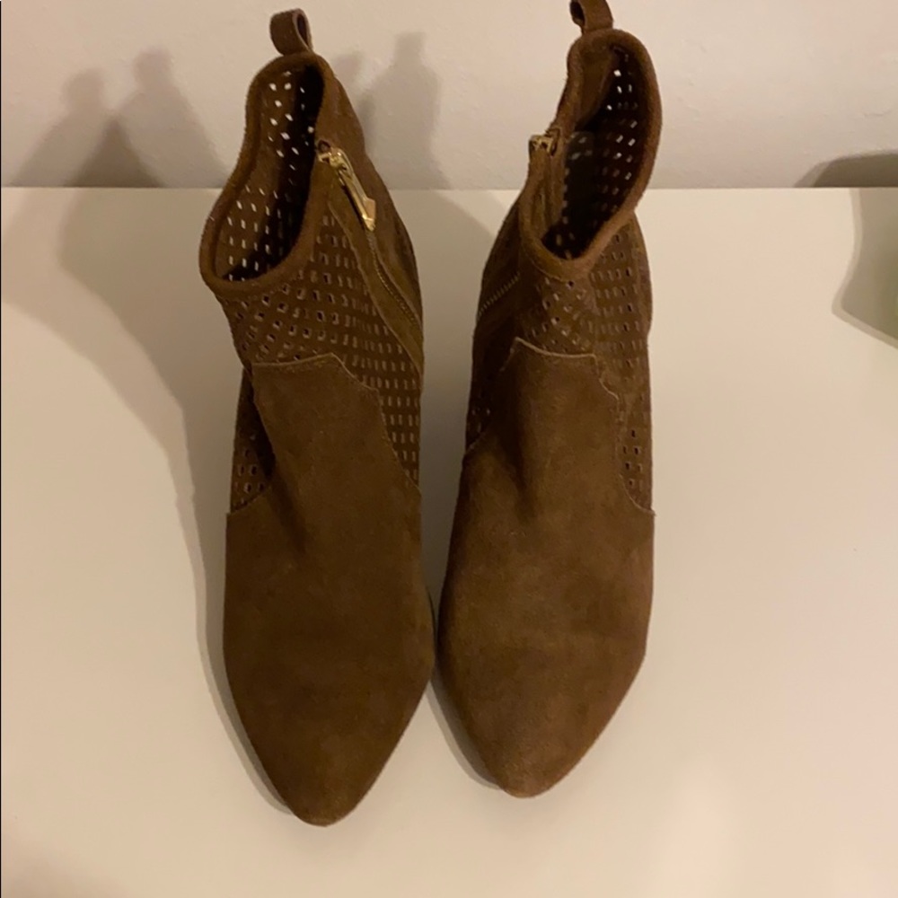Report Signature Booties - Picture 2 of 5